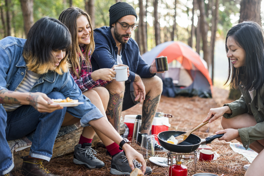 famille en camping sur la cote d azur